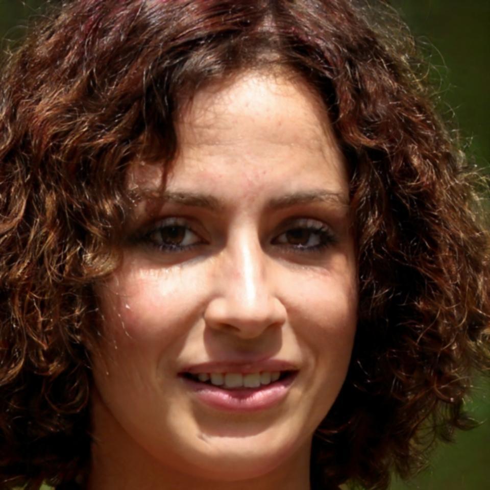 Elena Suárez, Directora de Operaciones